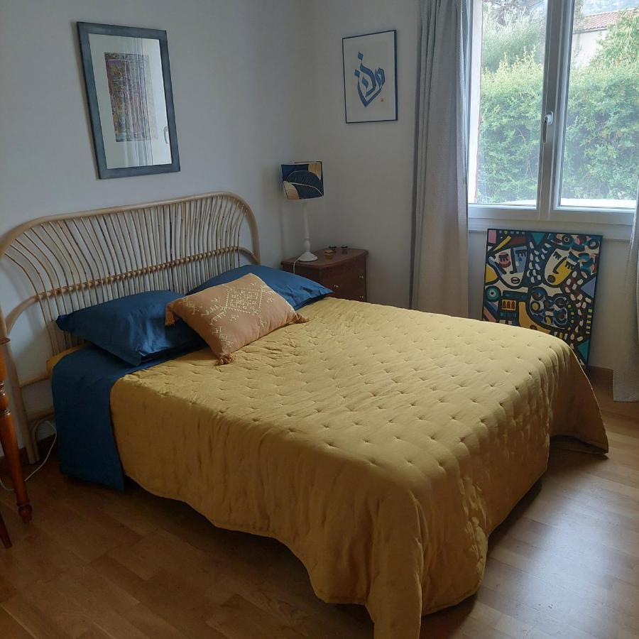Etxe Laminak Bed & Breakfast Sisteron Bagian luar foto