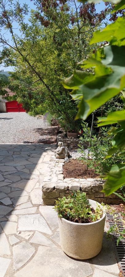 Etxe Laminak Bed & Breakfast Sisteron Bagian luar foto