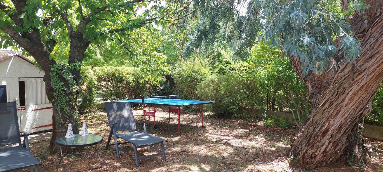 Etxe Laminak Bed & Breakfast Sisteron Bagian luar foto