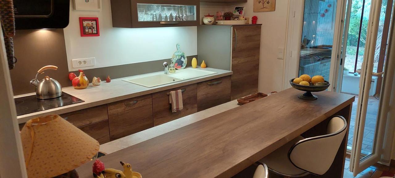 Etxe Laminak Bed & Breakfast Sisteron Bagian luar foto