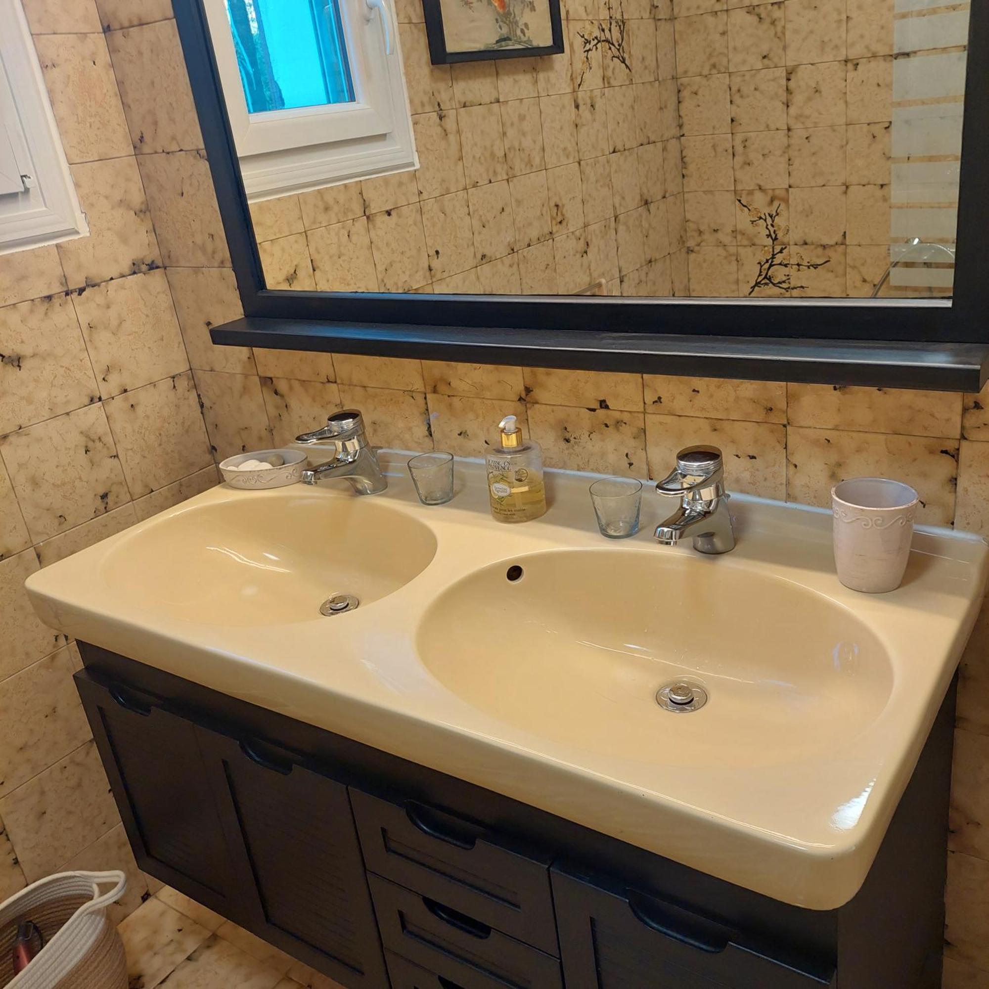 Etxe Laminak Bed & Breakfast Sisteron Bagian luar foto